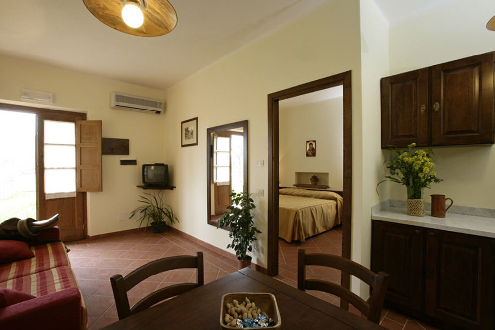 Antico Casale Guest House ซาร์ซานา ภายนอก รูปภาพ